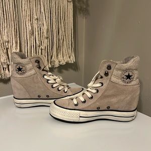 Vintage crossover Converse.